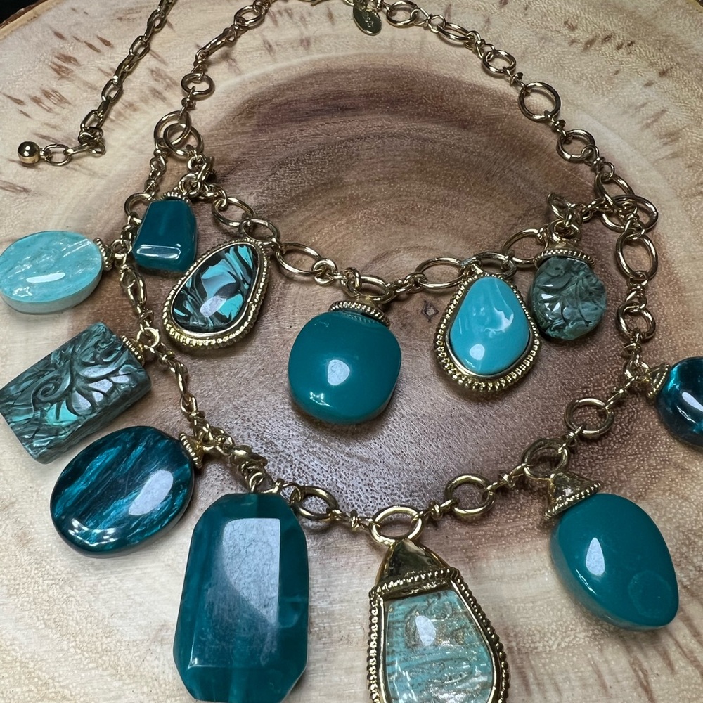 VTG| Chicos Carved Teal Statement Necklace 💙✨ - Picture 7 of 8